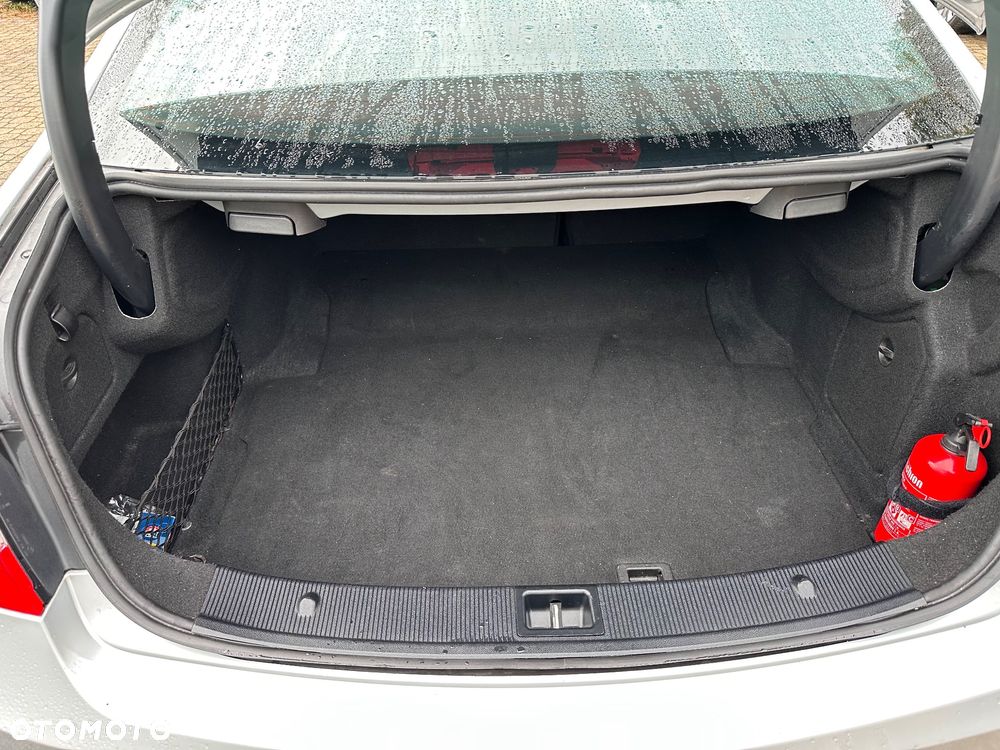Mercedes-Benz Klasa E 350 CDI DPF Coupe BlueEFFICIENCY 7G-TRONIC Avantgarde - 19