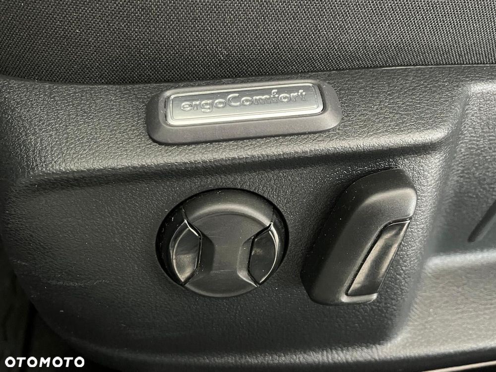 Volkswagen Passat - 14