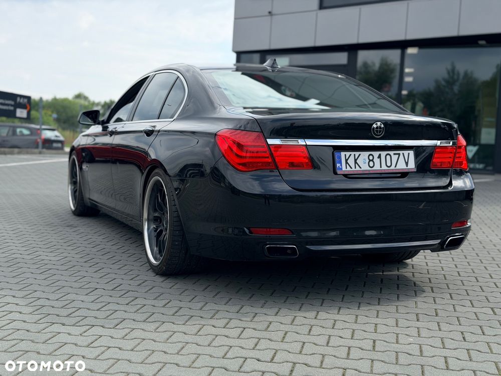 BMW Seria 7 750i - 10