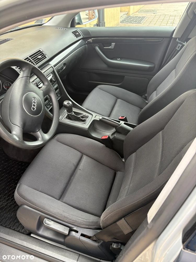 Audi A4 Limousine - 16