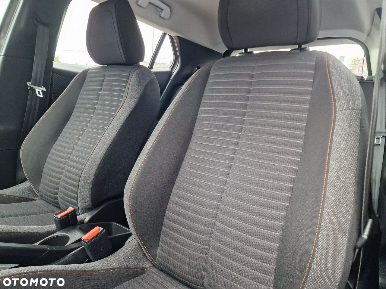 Peugeot 2008 1.2 PureTech Active Pack S&S EAT8 - 19