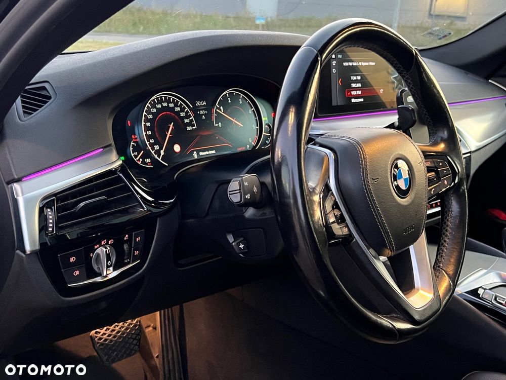 BMW Seria 5 520d Sport Line - 24