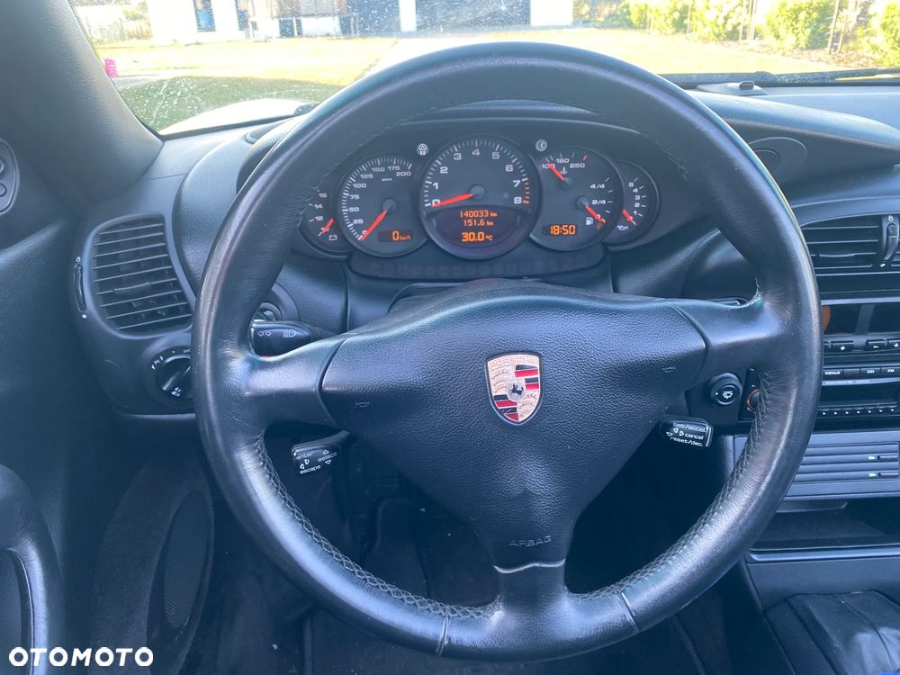 Porsche 911 Carrera 4 Cabrio - 7