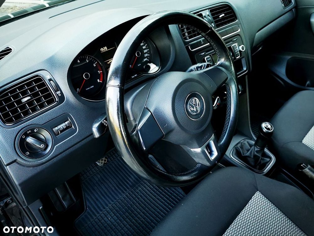 Volkswagen Polo 1.4 16V Comfortline - 19