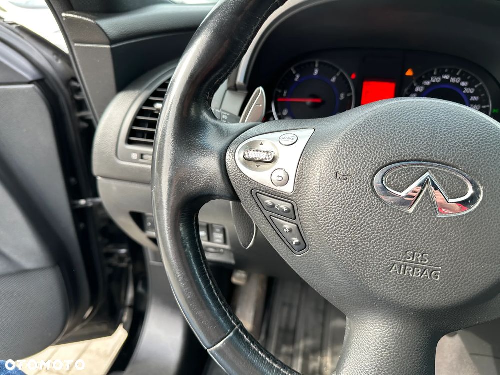 Infiniti FX - 10