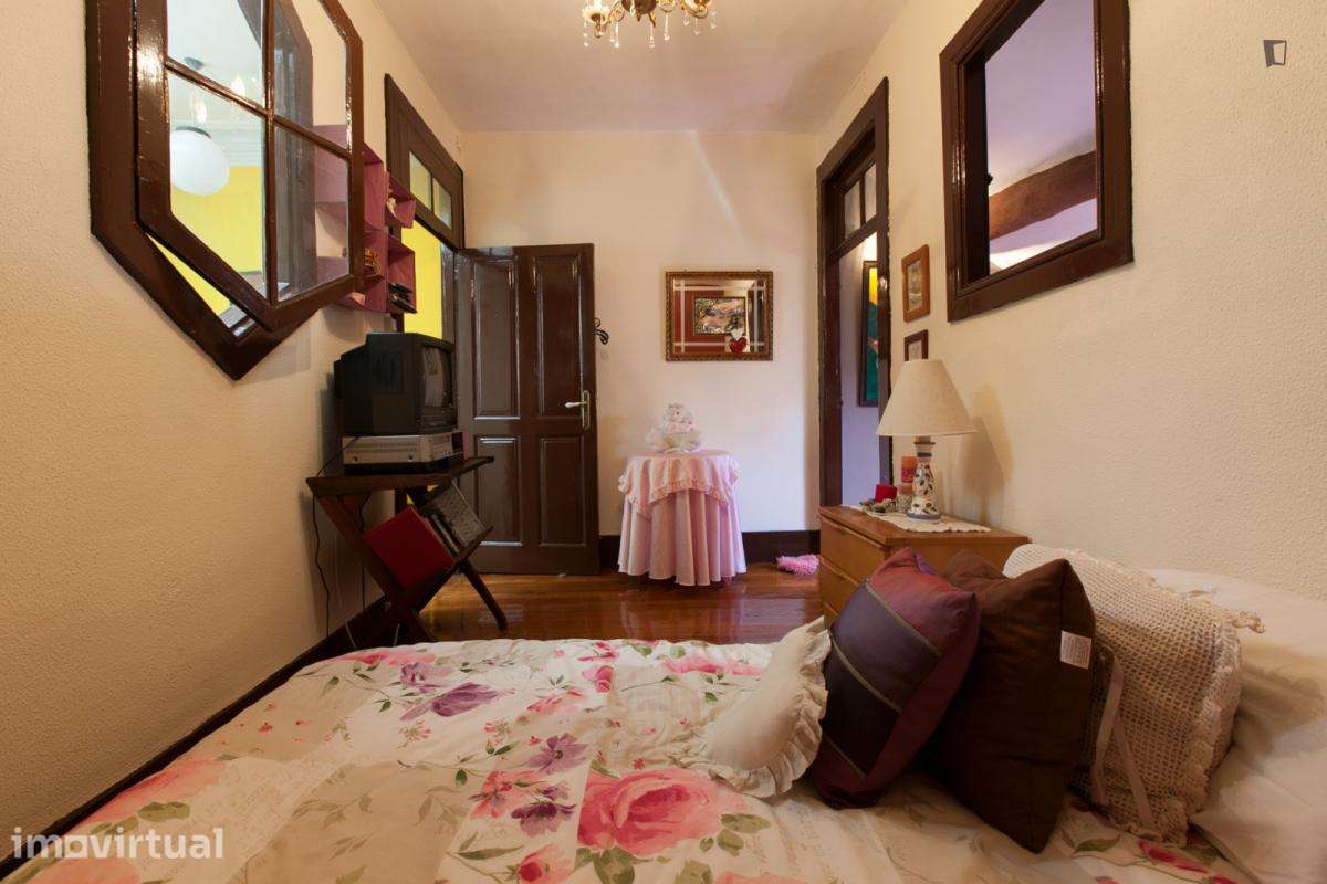 Quarto - localizado em Paranhos Porto - Grande imagem: 4/26