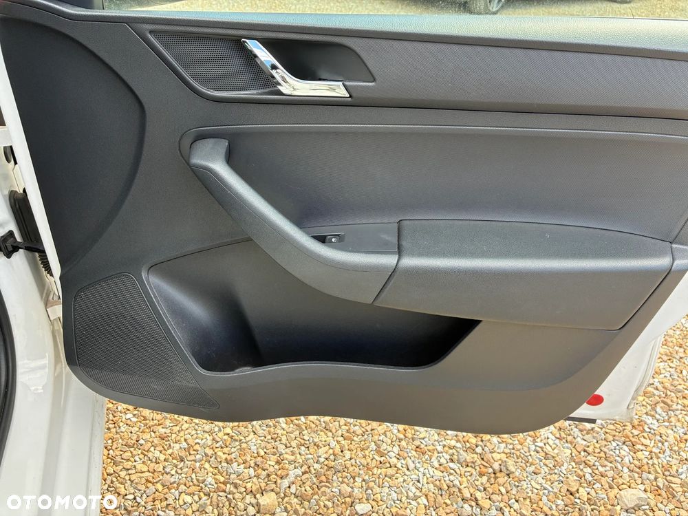 Skoda RAPID 1.2 TSI Ambition - 25