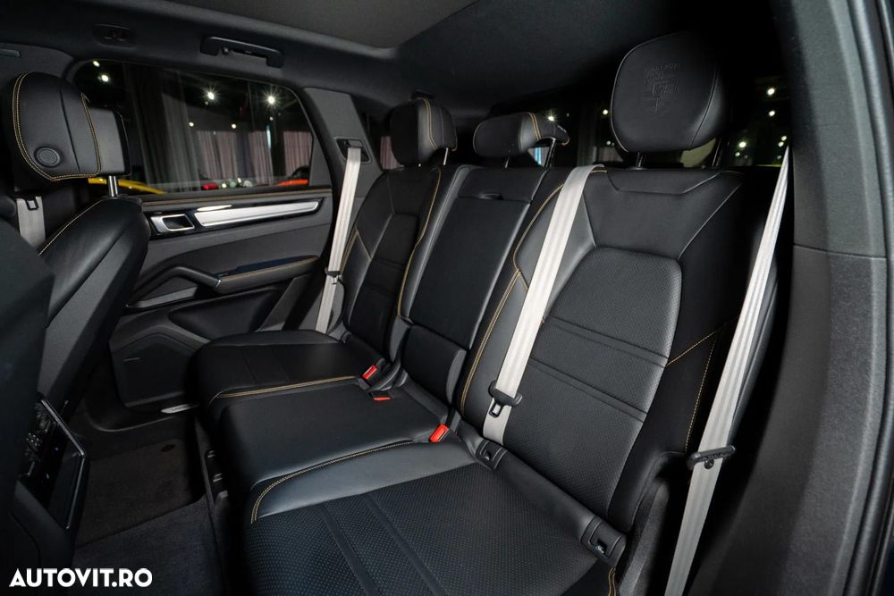 Porsche Cayenne - 29
