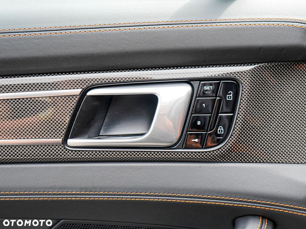 Porsche Panamera Turbo S - 19