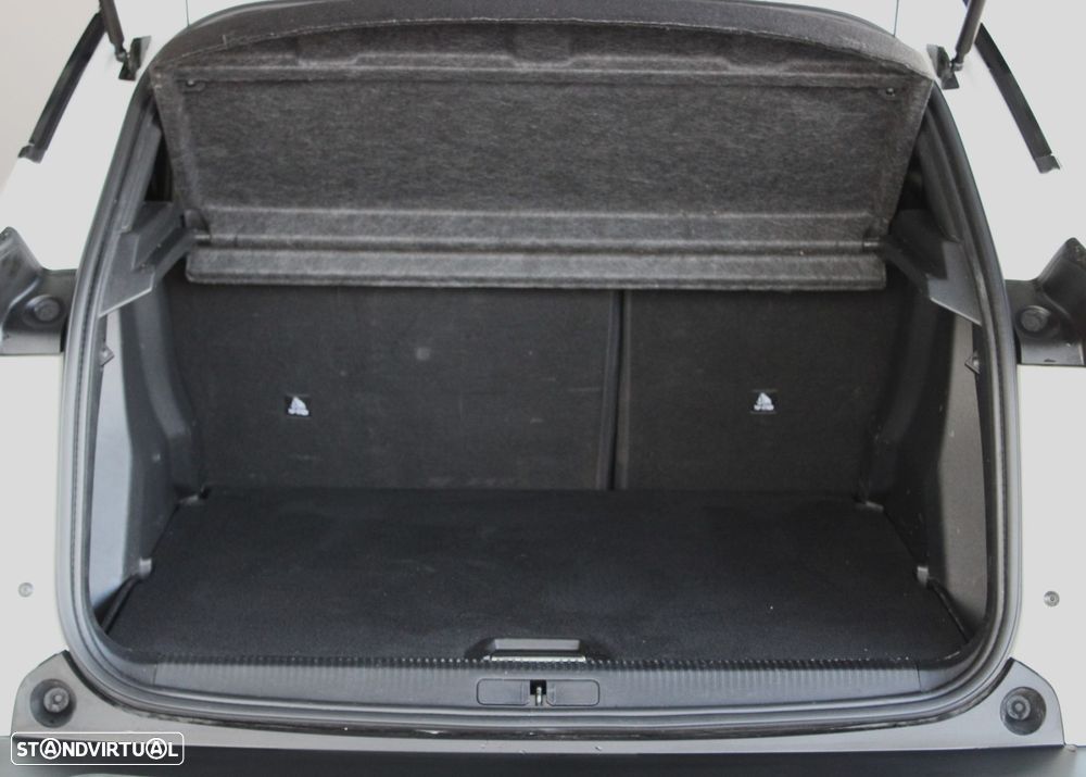 Peugeot 2008 1.2 PureTech GT EAT8 - 14