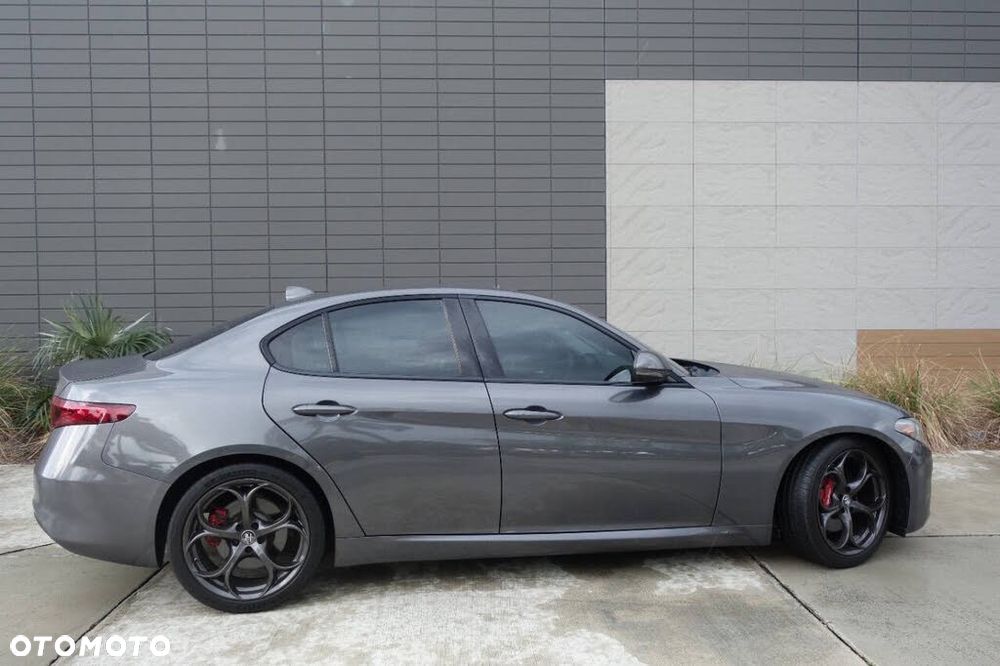 Alfa Romeo Giulia 2.0 Turbo TI Q4 - 4