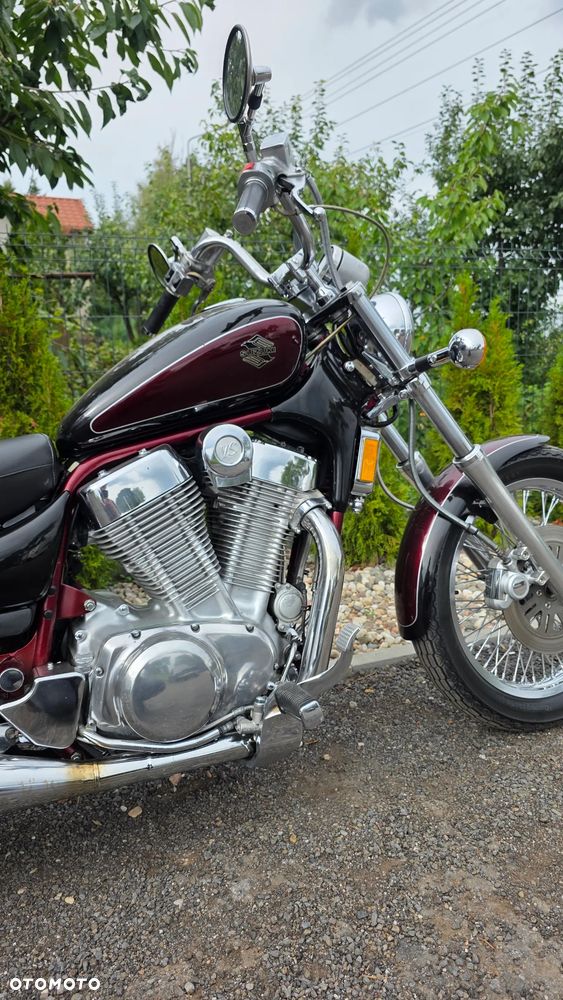 Suzuki Intruder - 11