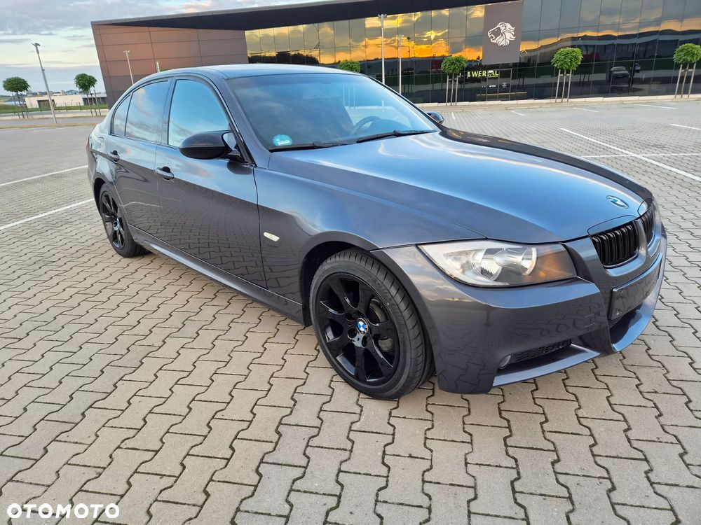 BMW E90 2006 photo 2