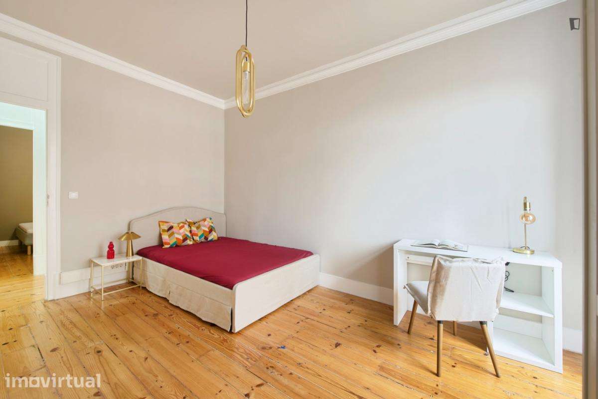 Quarto - localizado em Marquês de Pombal Lisbon - Grande imagem: 4/17
