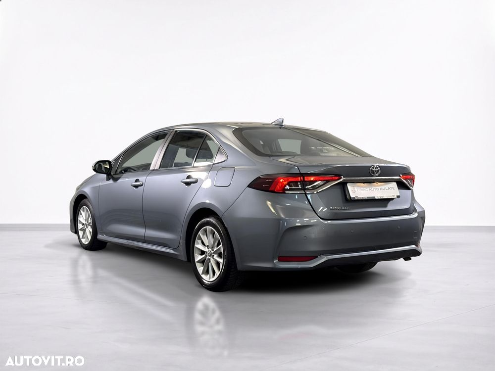 Toyota Corolla - 4