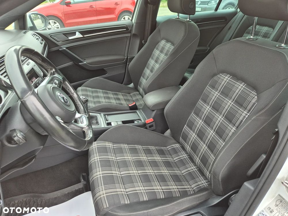 Volkswagen Golf GTD (BlueMotion Technology) - 6