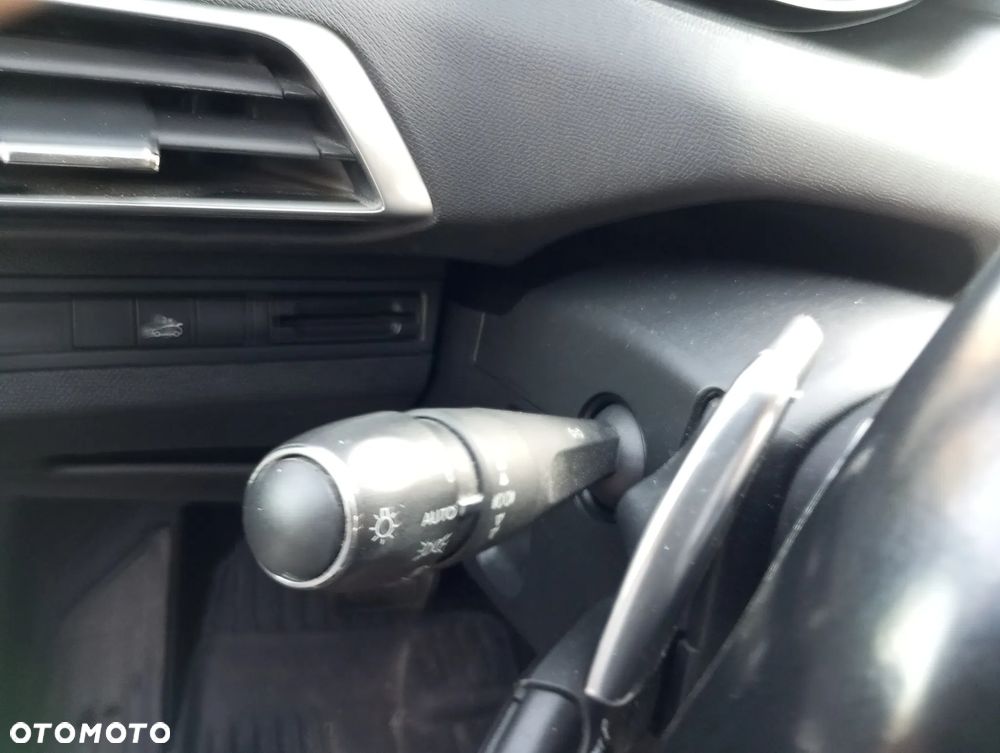 Peugeot 3008 BlueHDi 180 Stop & Start EAT8 GT - 8