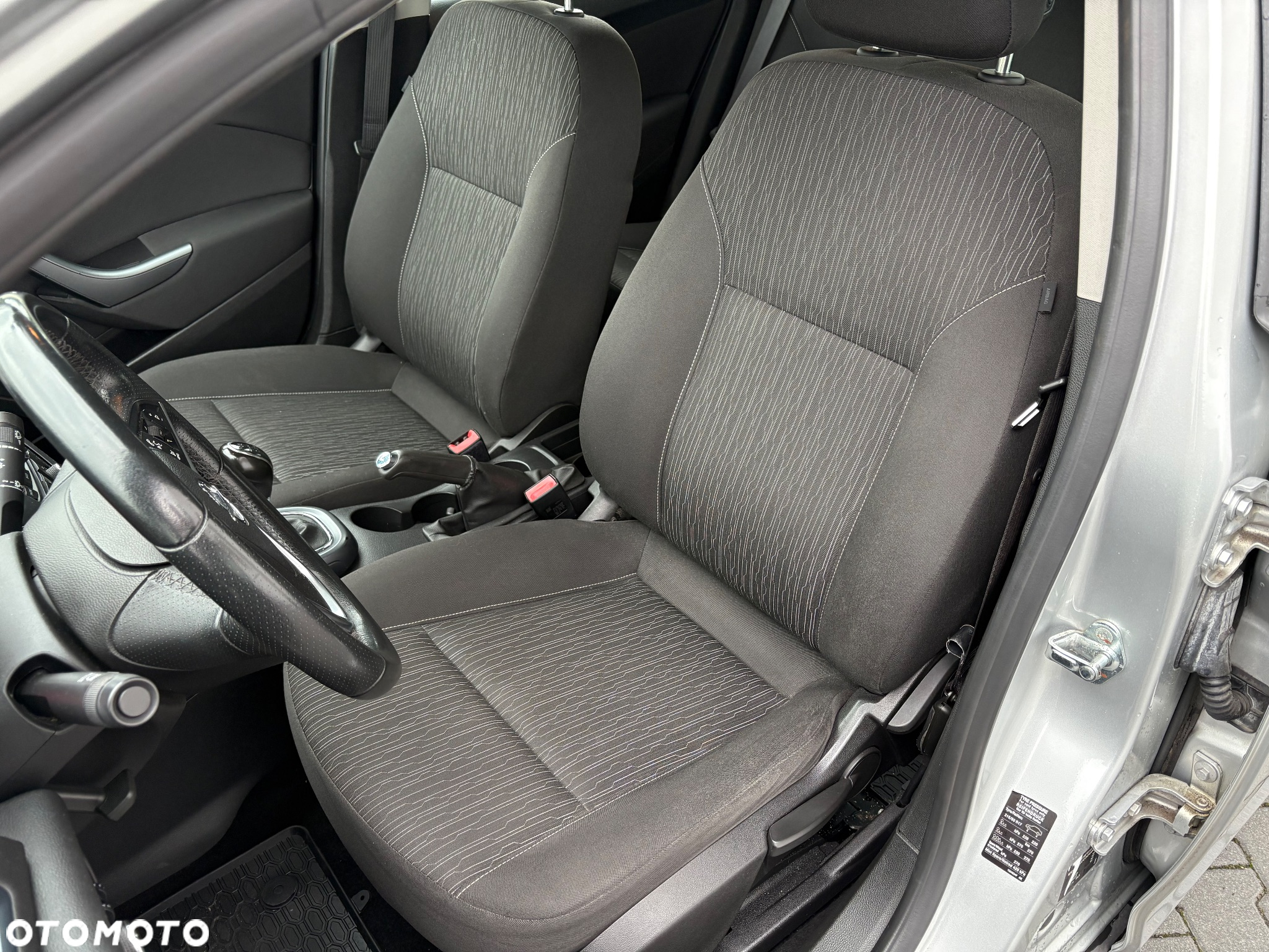 Opel Astra IV 1.4 T Business - 12