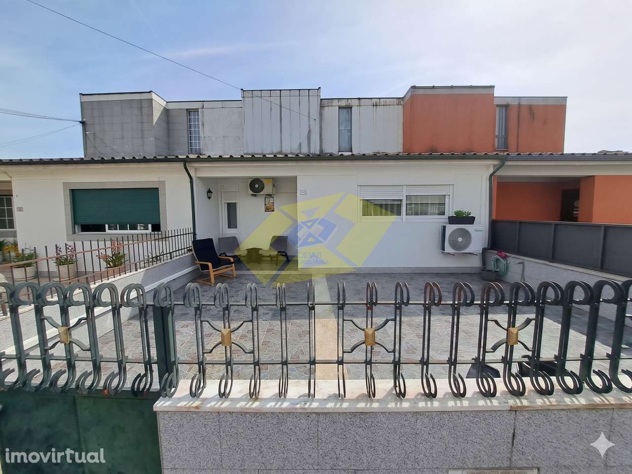 Moradia T5 em Felgueiras no centro da cidade - Grande imagem: 2/30