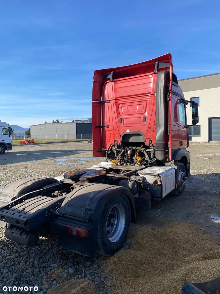 Rama Mercedes MP4 - 5