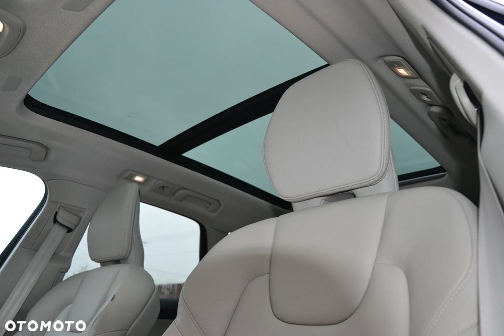 Volvo XC 60 B5 B AWD Core - 17