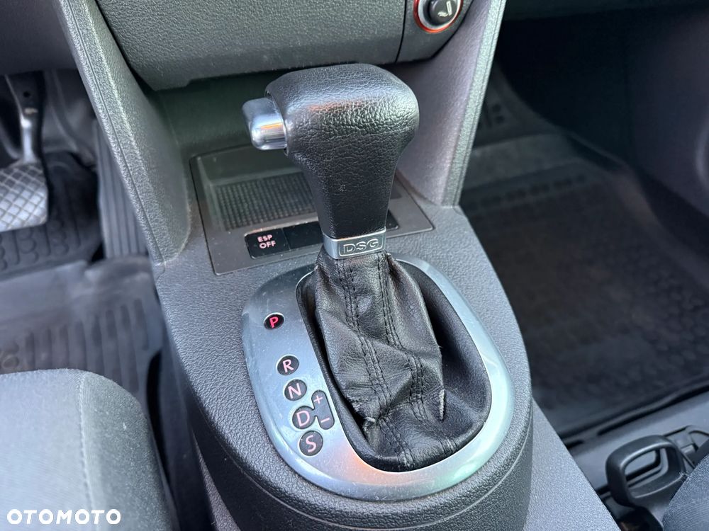 Volkswagen Touran 2.0 TDI DSG United - 16