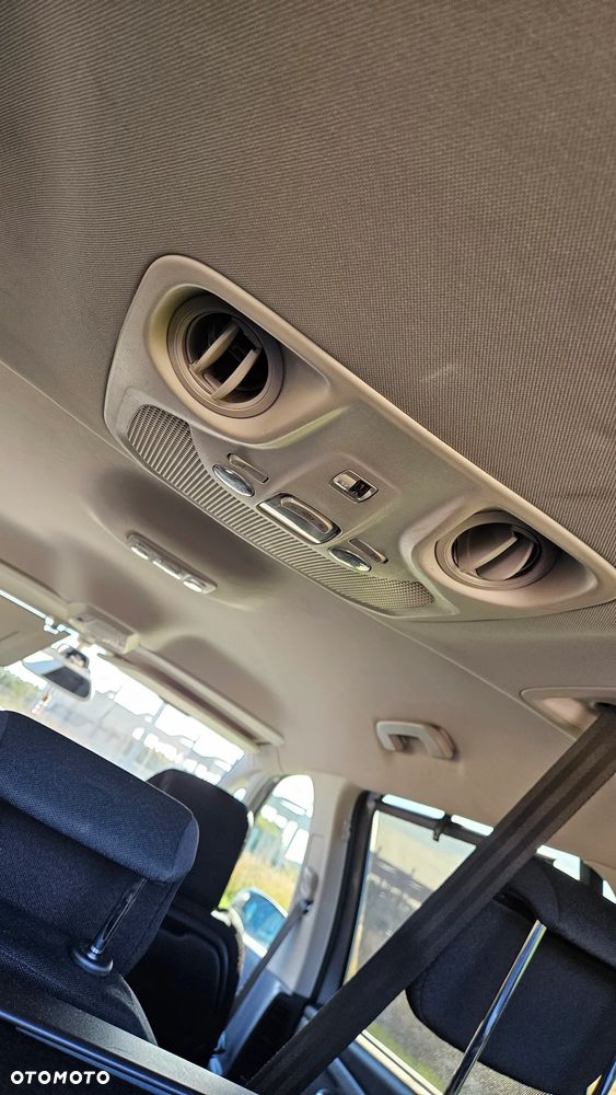 Citroën C4 Grand Picasso 1.6 THP Shine S&S EAT6 - 17