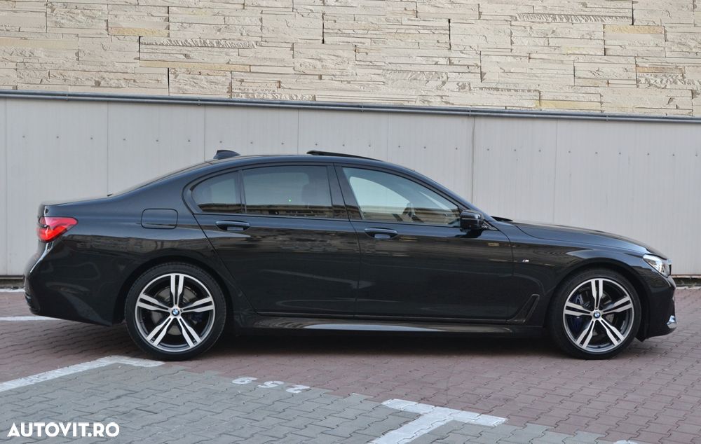BMW Seria 7 740i Edition Exclusive - 32