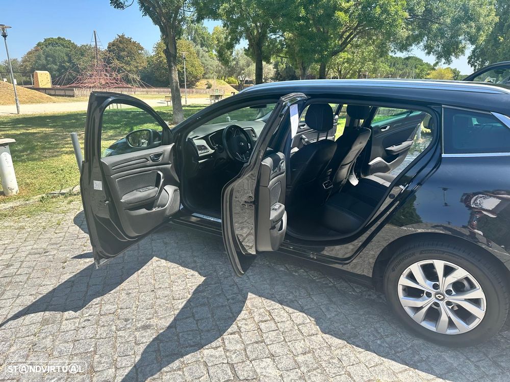 Renault Mégane 1.5 Blue dCi Limited - 11