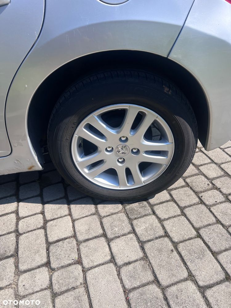 Peugeot 207 1.4 - 25