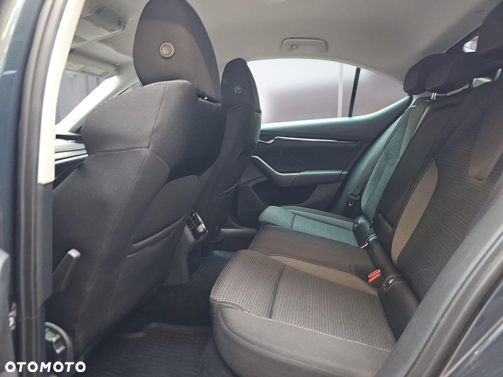 Skoda Octavia 2.0 TDI Ambition DSG - 10