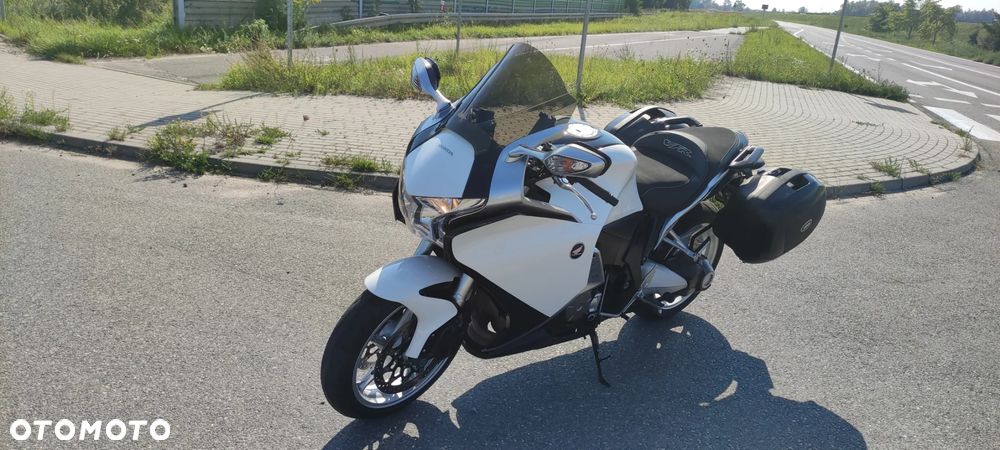 Honda VFR - 11