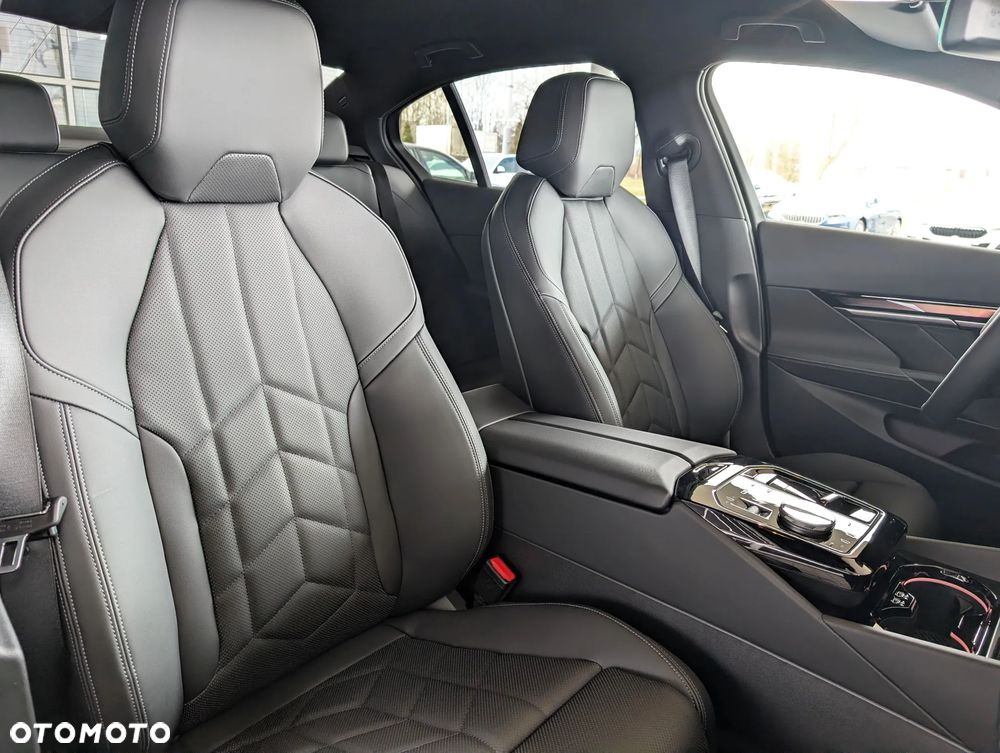 BMW Seria 5 - 10