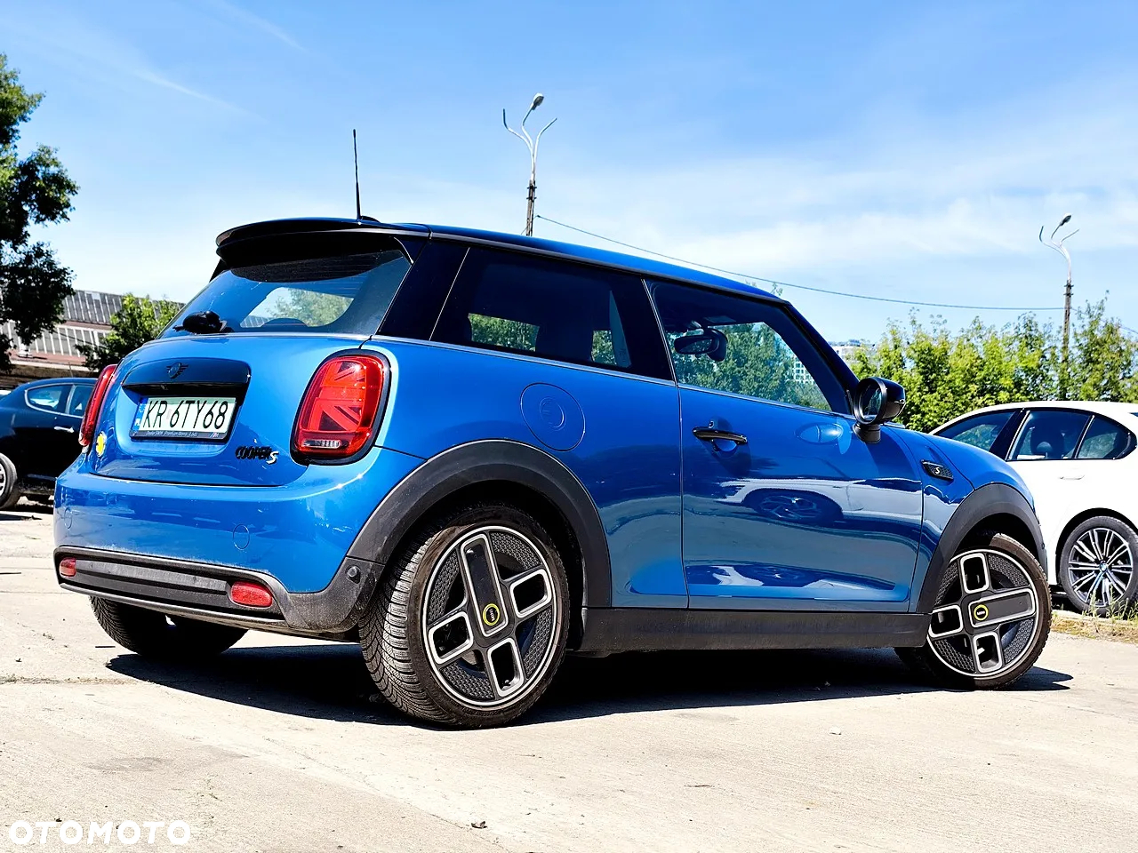 MINI Cooper SE Classic Trim - 6