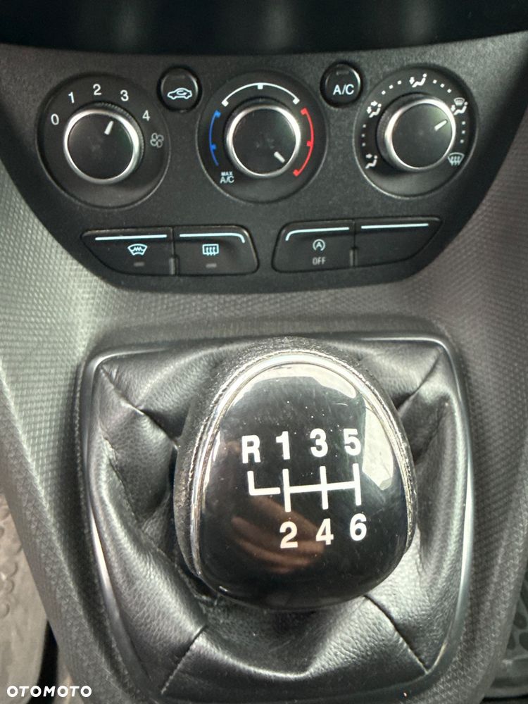 Ford Transit Connect 220 L1 Trend - 12