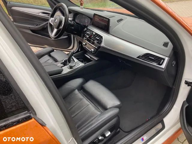 BMW Seria 5 520d xDrive - 9