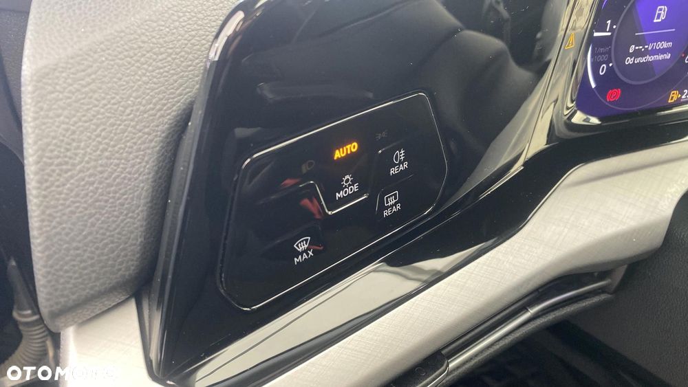 Volkswagen Golf 2.0 TDI Life - 16