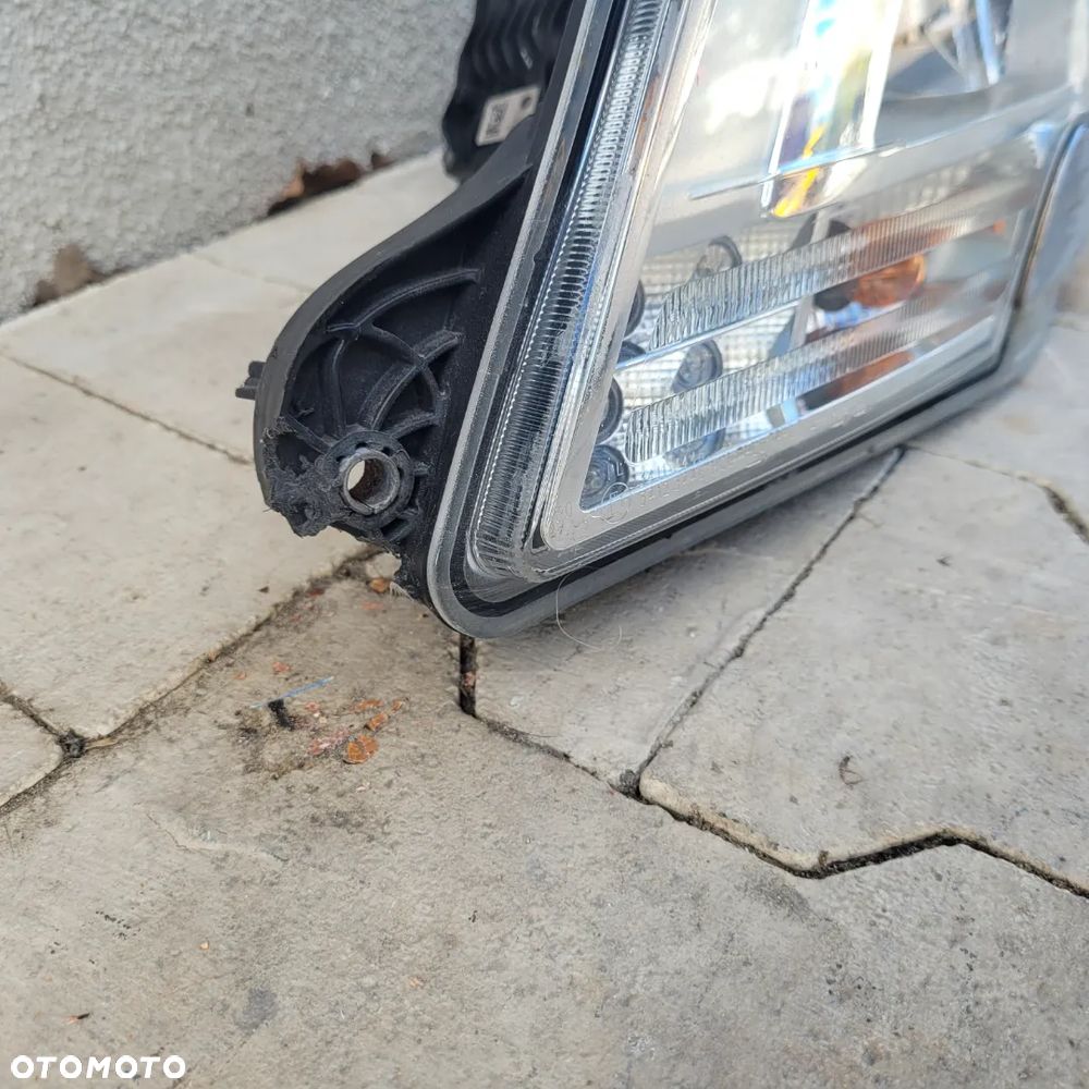 LAMPA LEWA FULL LED DAF XF 106 ORYGINAL - 2