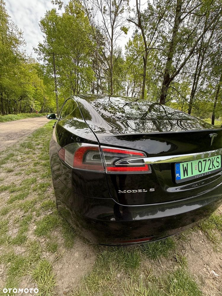 Tesla Model S - 10