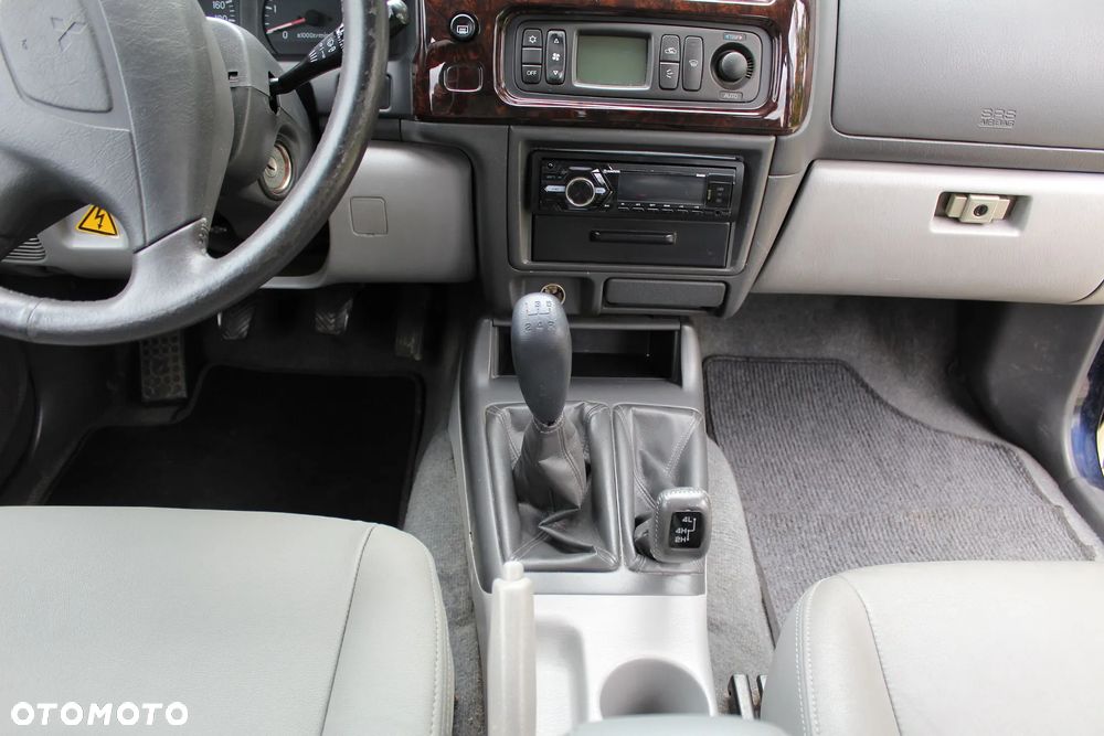 Mitsubishi Pajero Sport 2.5 TD Classic - 22