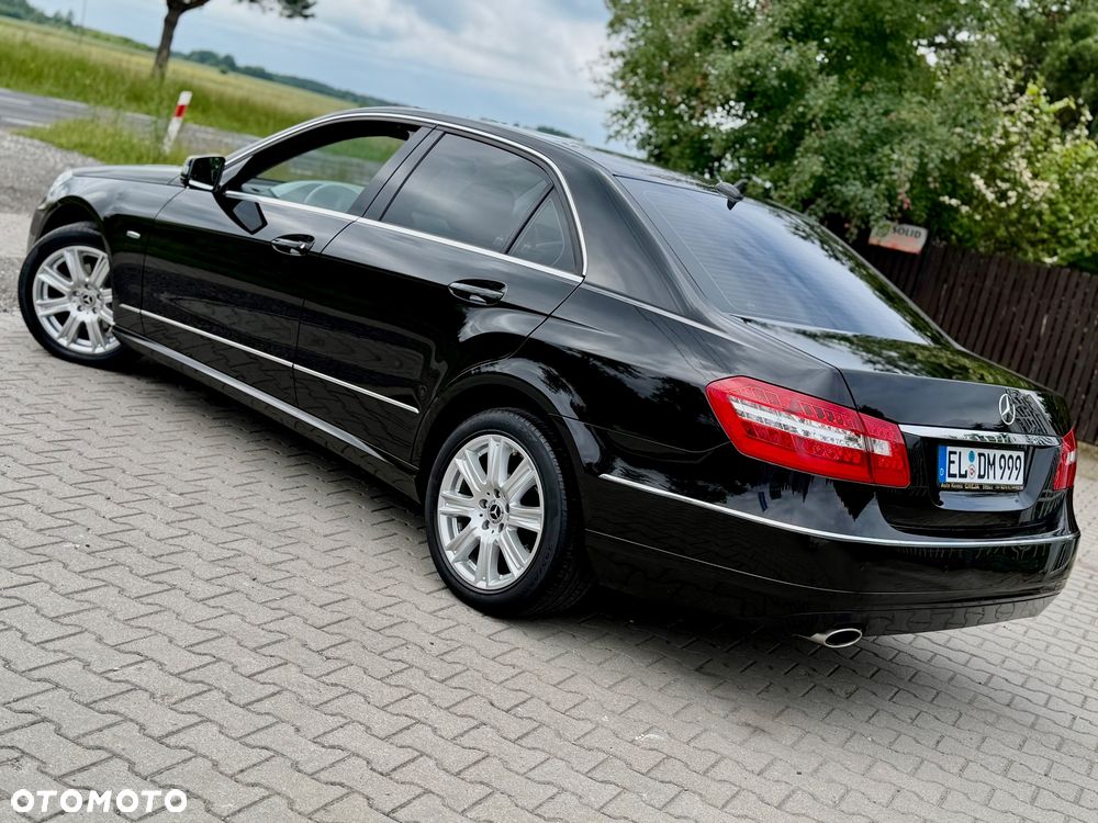 Mercedes-Benz Klasa E 200 CGI BlueEFFICIENCY Automatik Avantgarde - 31