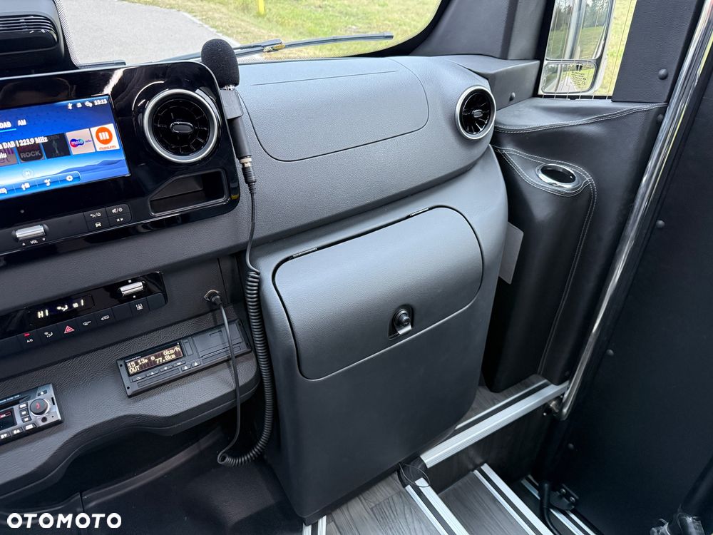 Mercedes-Benz Sprinter 519 - 30