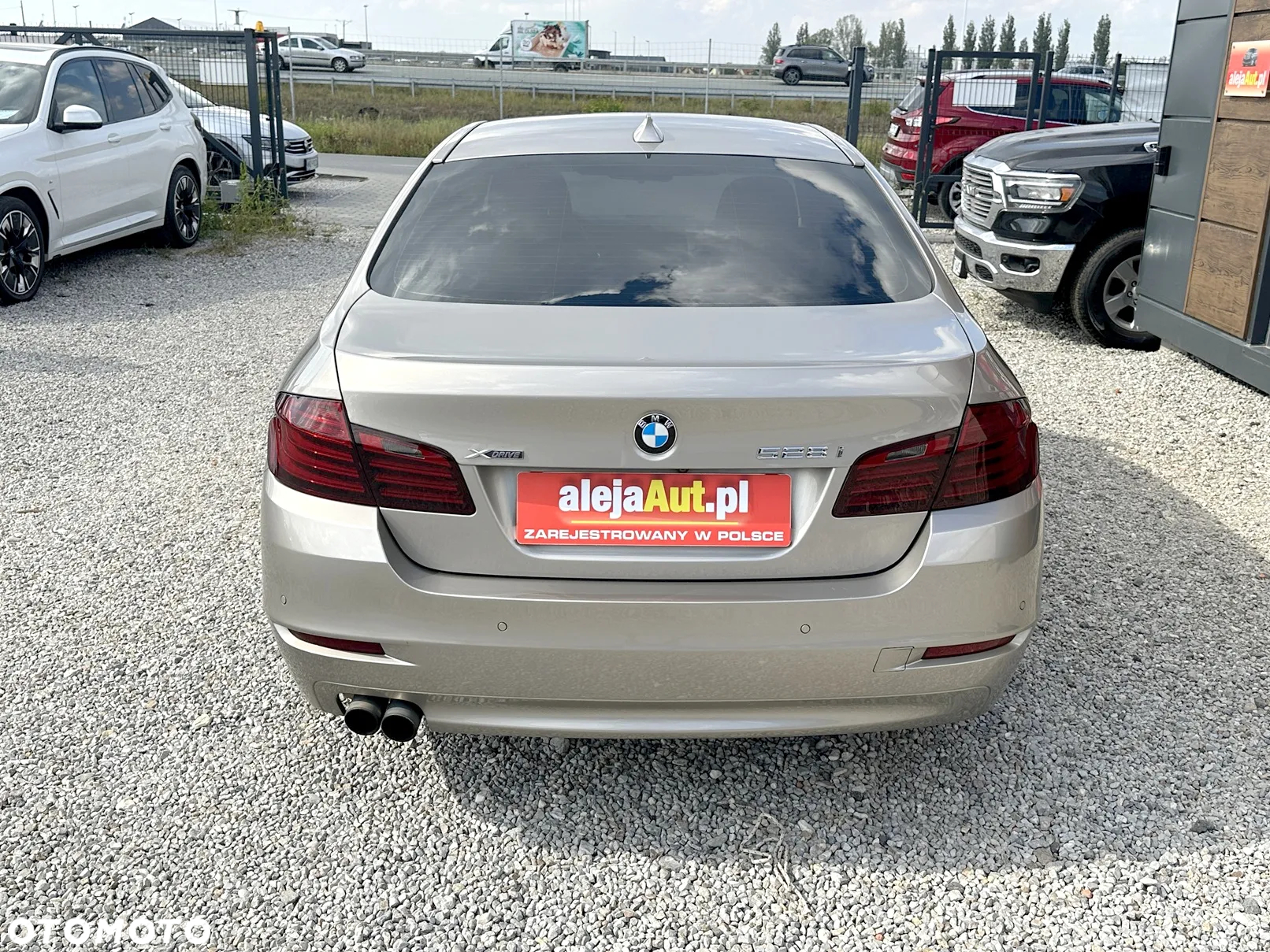 BMW Seria 5 528i xDrive Luxury Line - 13