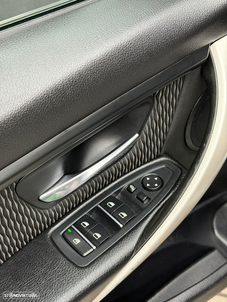 BMW 320 d Aut. Sport Line - 17