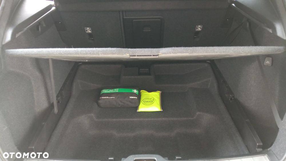 Volvo XC 40 T3 Geartronic RDesign - 15