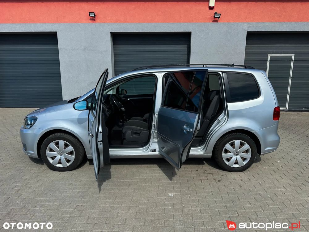 Volkswagen Touran - 18