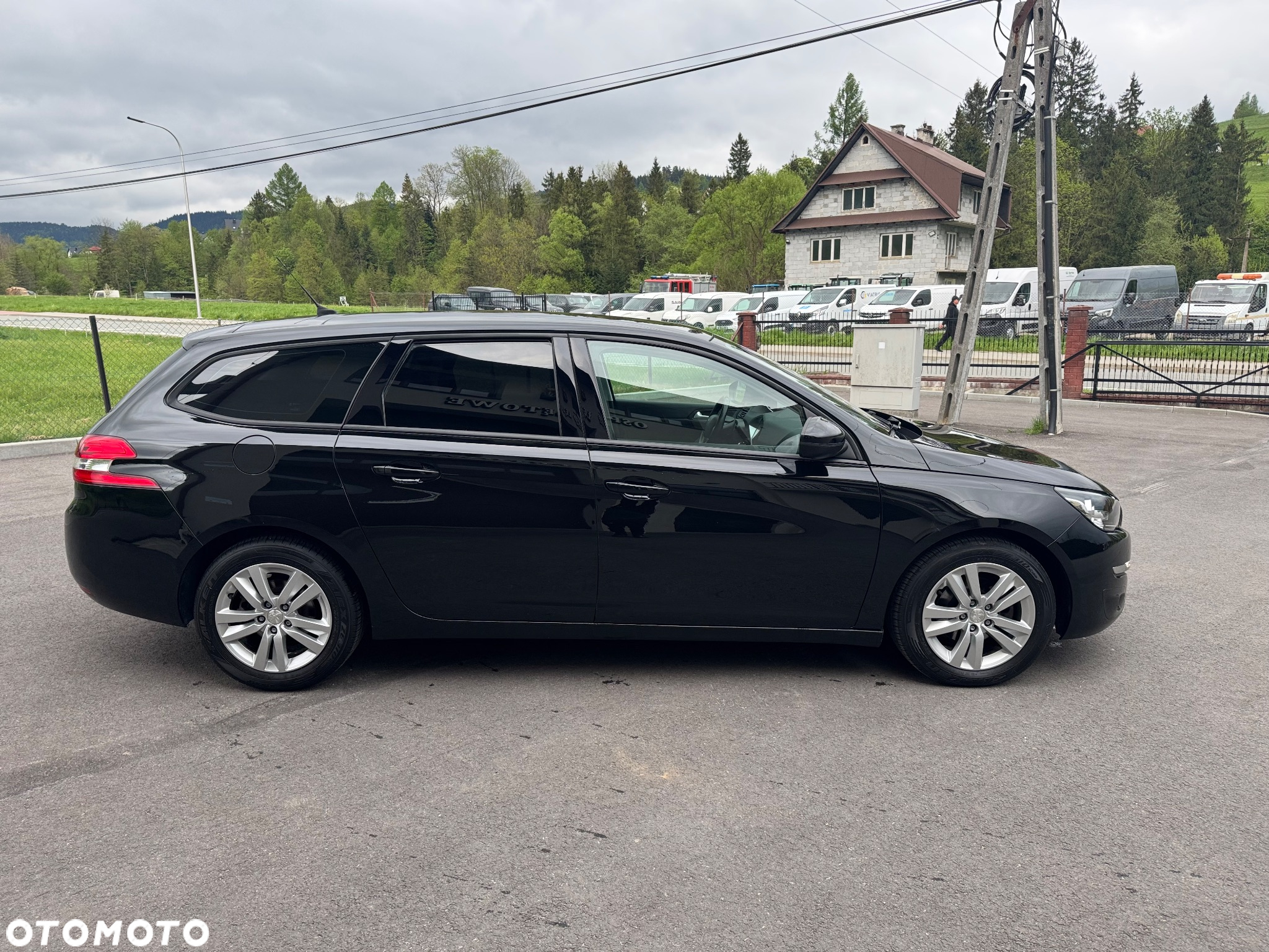Peugeot 308 SW 1.2 PureTech Allure S&S EAT6 - 4