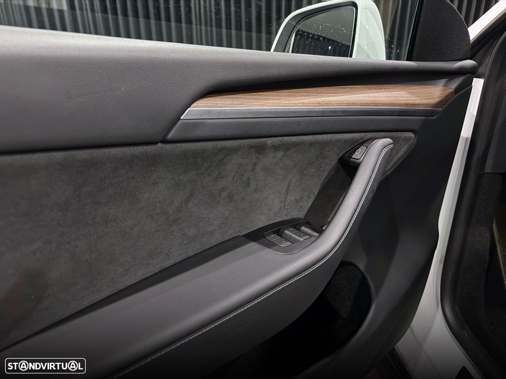 Tesla Model Y Standard - 15