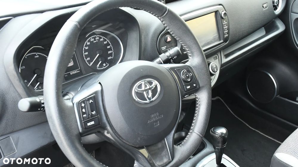 Toyota Yaris - 25