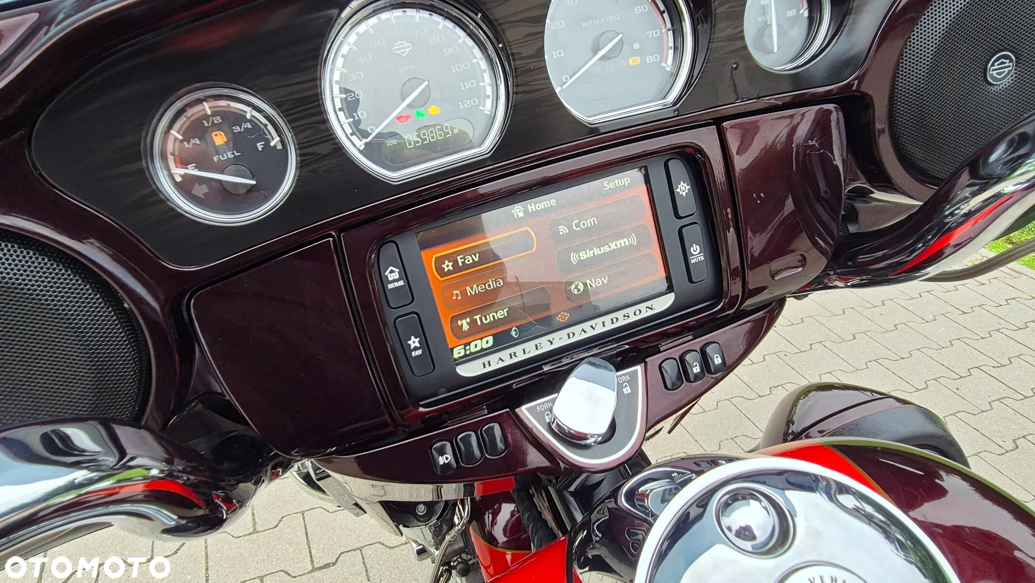 Harley-Davidson Touring Electra Glide - 12